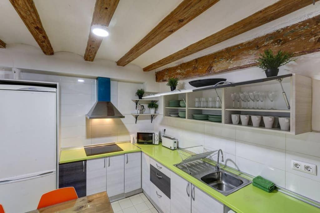 7 Pax Montserrat Ramblas Barcelona Exterior foto
